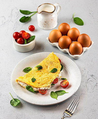 Открытый омлет с творожным сыром и помидорами «Завтрак чемпионов»